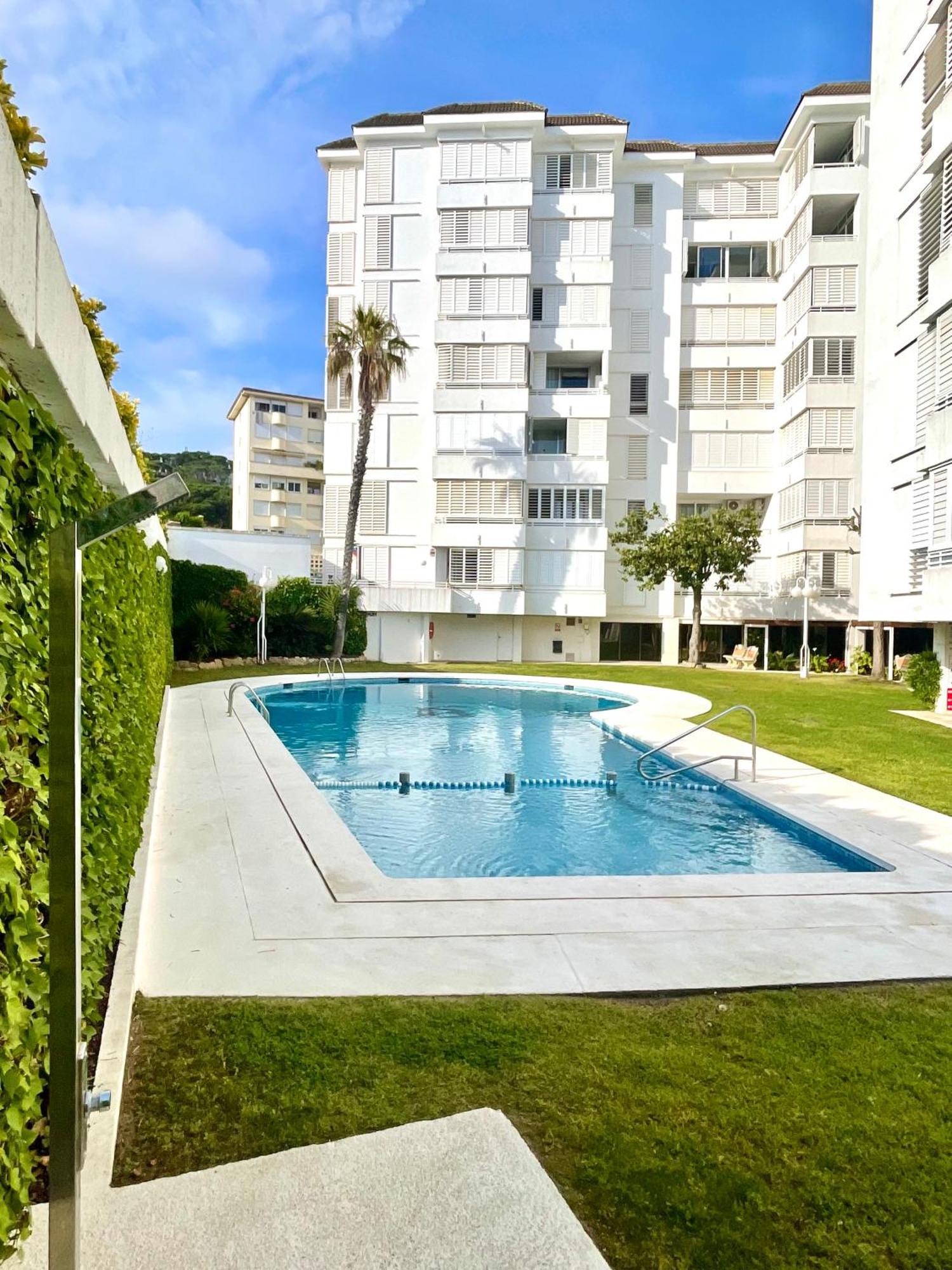 Appartement Seahomes Vacations, La Bleue, Beach&pool, Pk, Full Equipped In Fenals